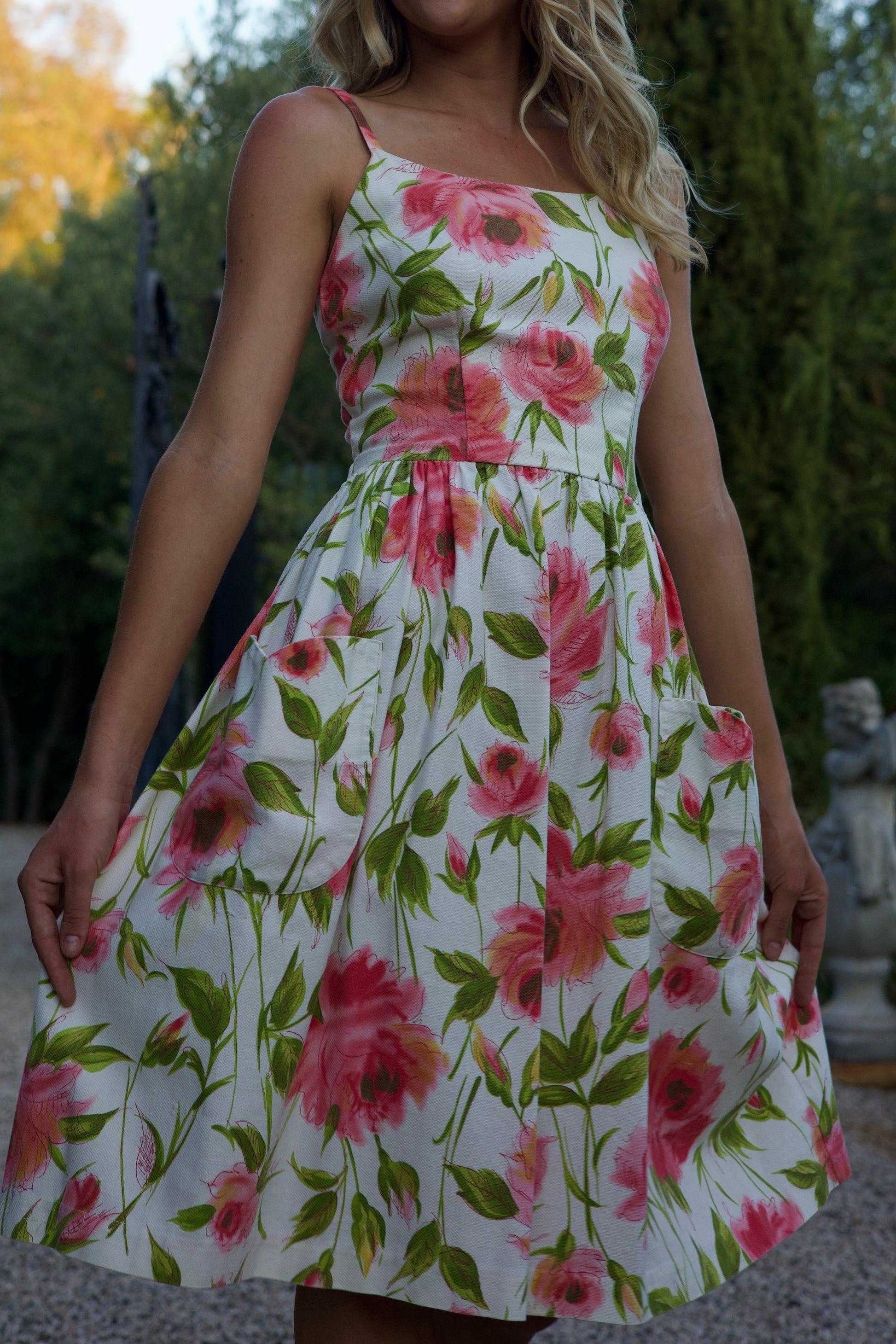Vintage ROSE - 1950s Sundress with Oversized Pockets